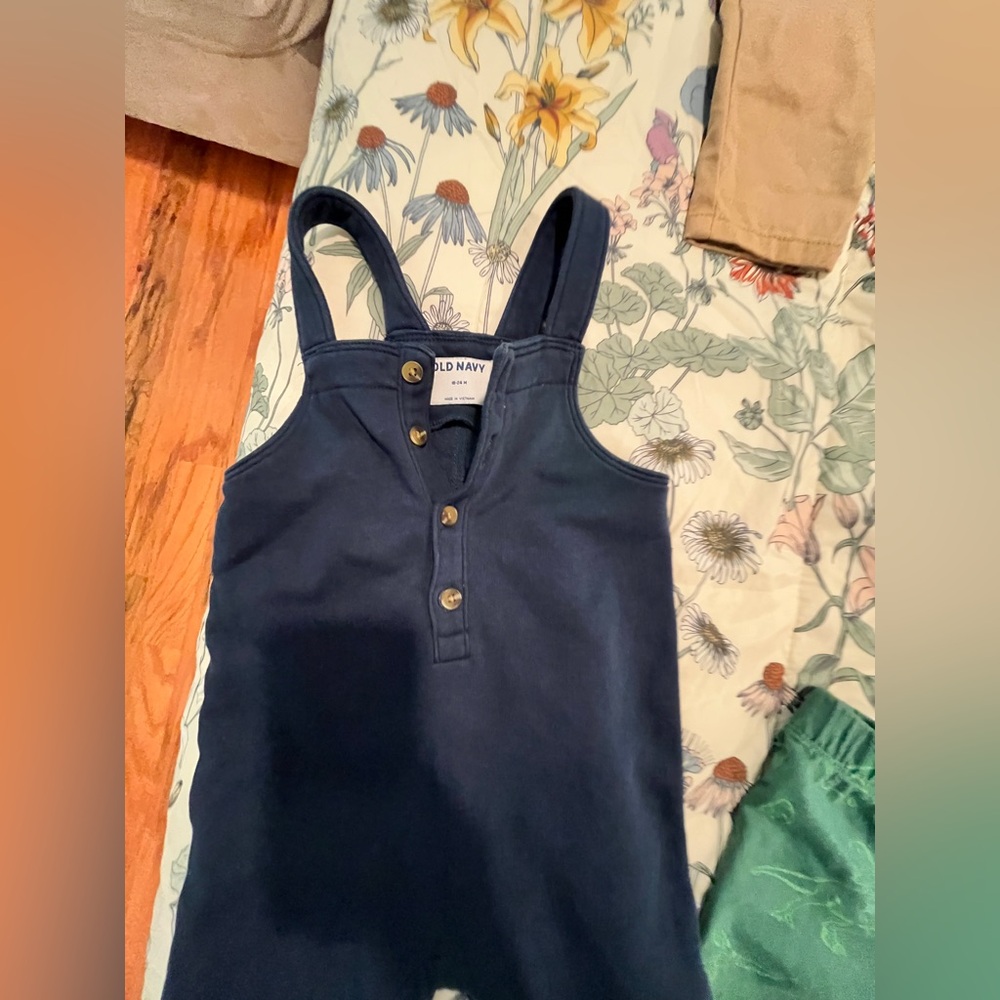 4 boy items bundle - Picture 3 of 8